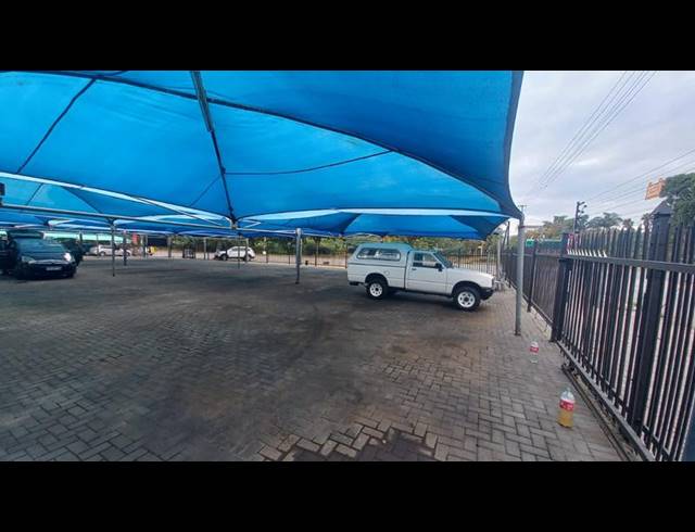 BUSINESS PROPERTY TO RENT IN CLAREMONT